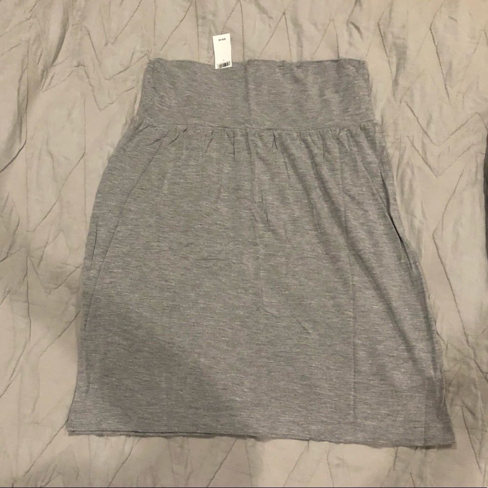 Light weight, stretchy cotton skirt (GAP)